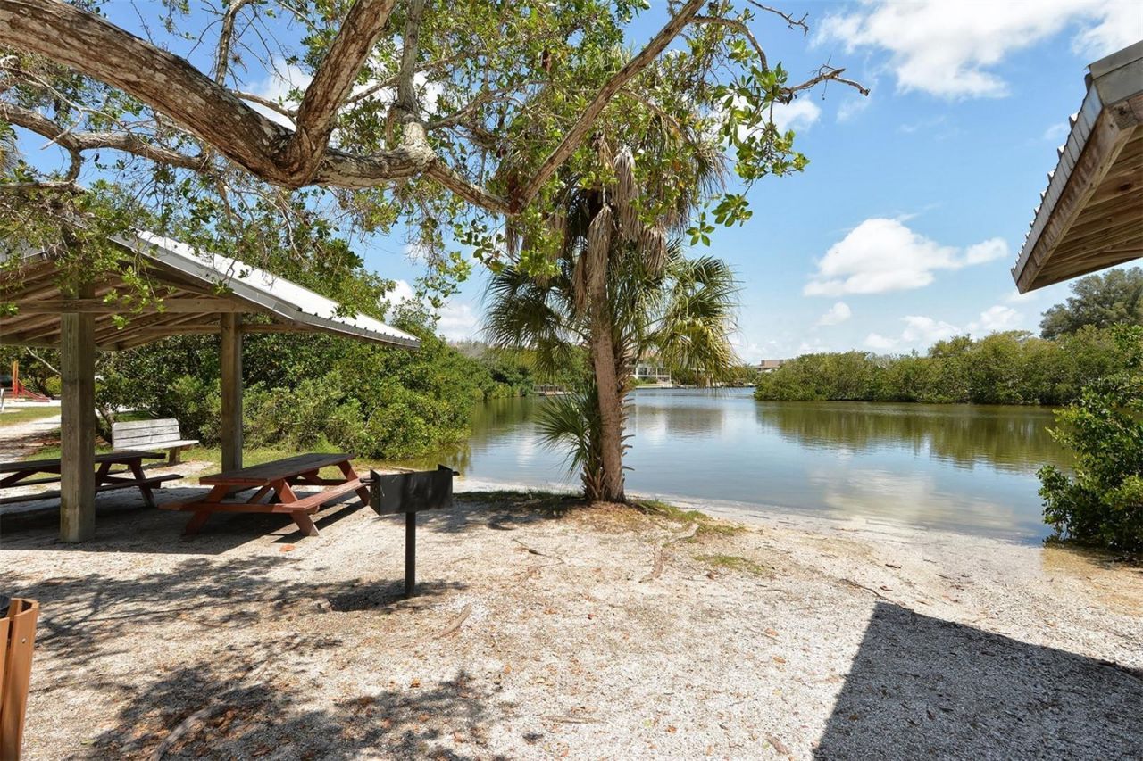 9393 Midnight Pass Road, Unit P4, Sarasota, FL 34242 Photo