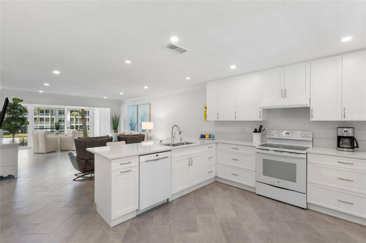 4390 Exeter Drive, Unit 206, Longboat Key, FL 34228 Photo