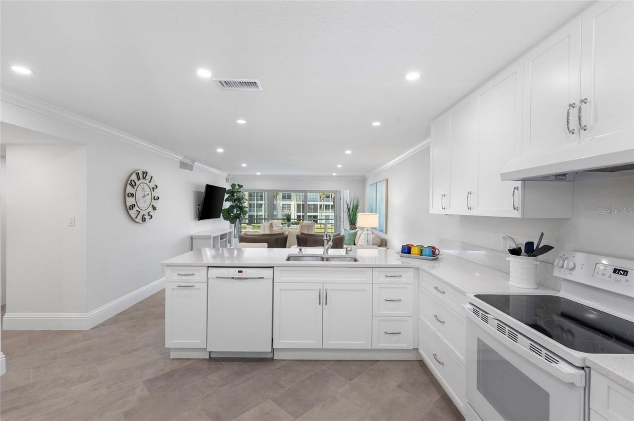 4390 Exeter Drive, Unit 206, Longboat Key, FL 34228 Photo