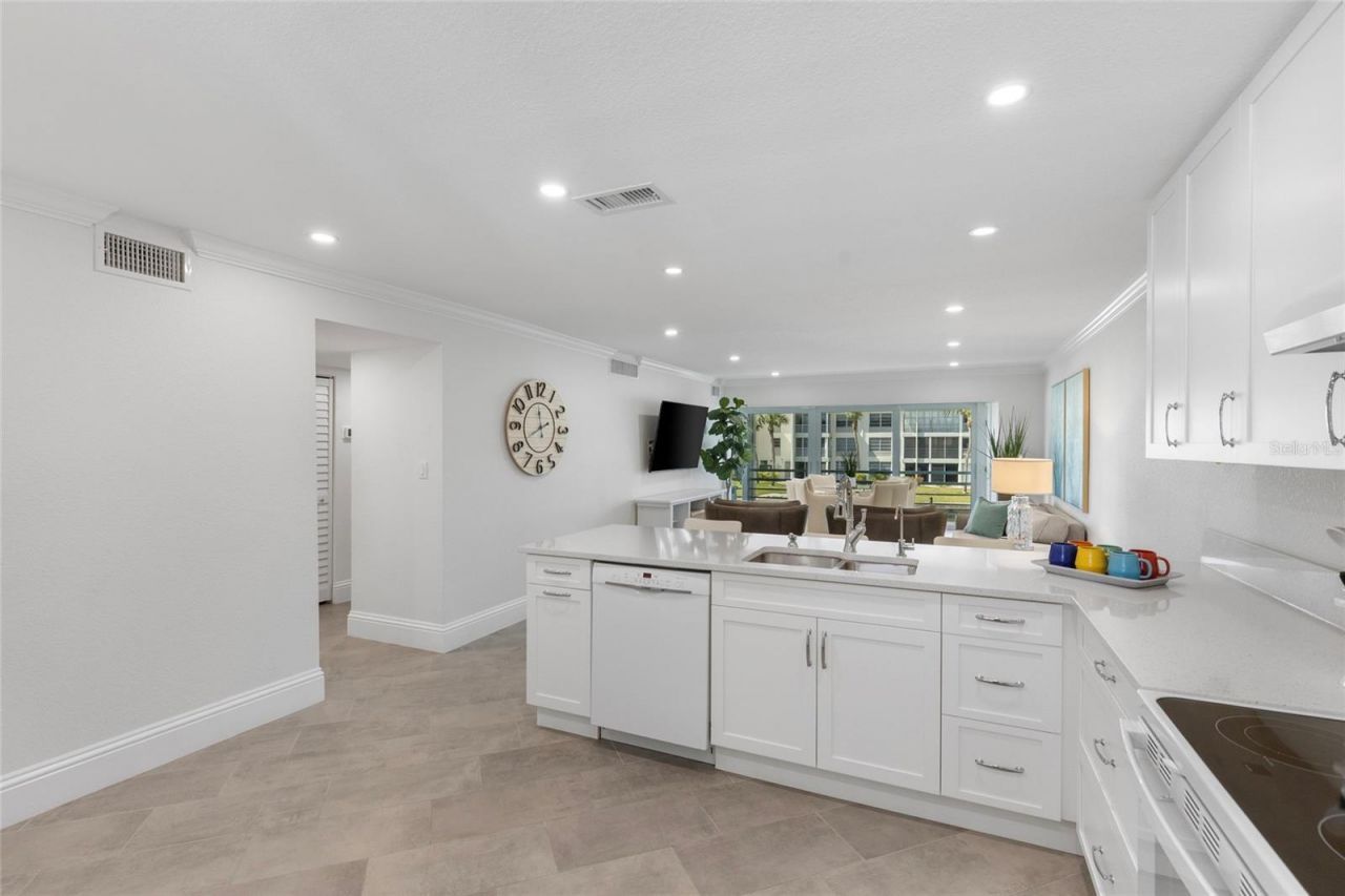 4390 Exeter Drive, Unit 206, Longboat Key, FL 34228 Photo