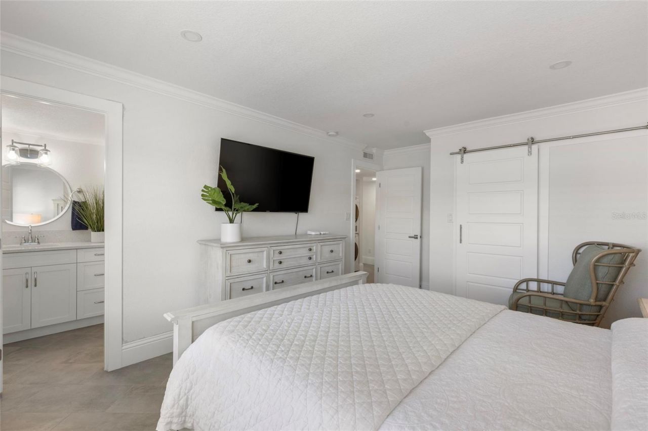 4390 Exeter Drive, Unit 206, Longboat Key, FL 34228 Photo