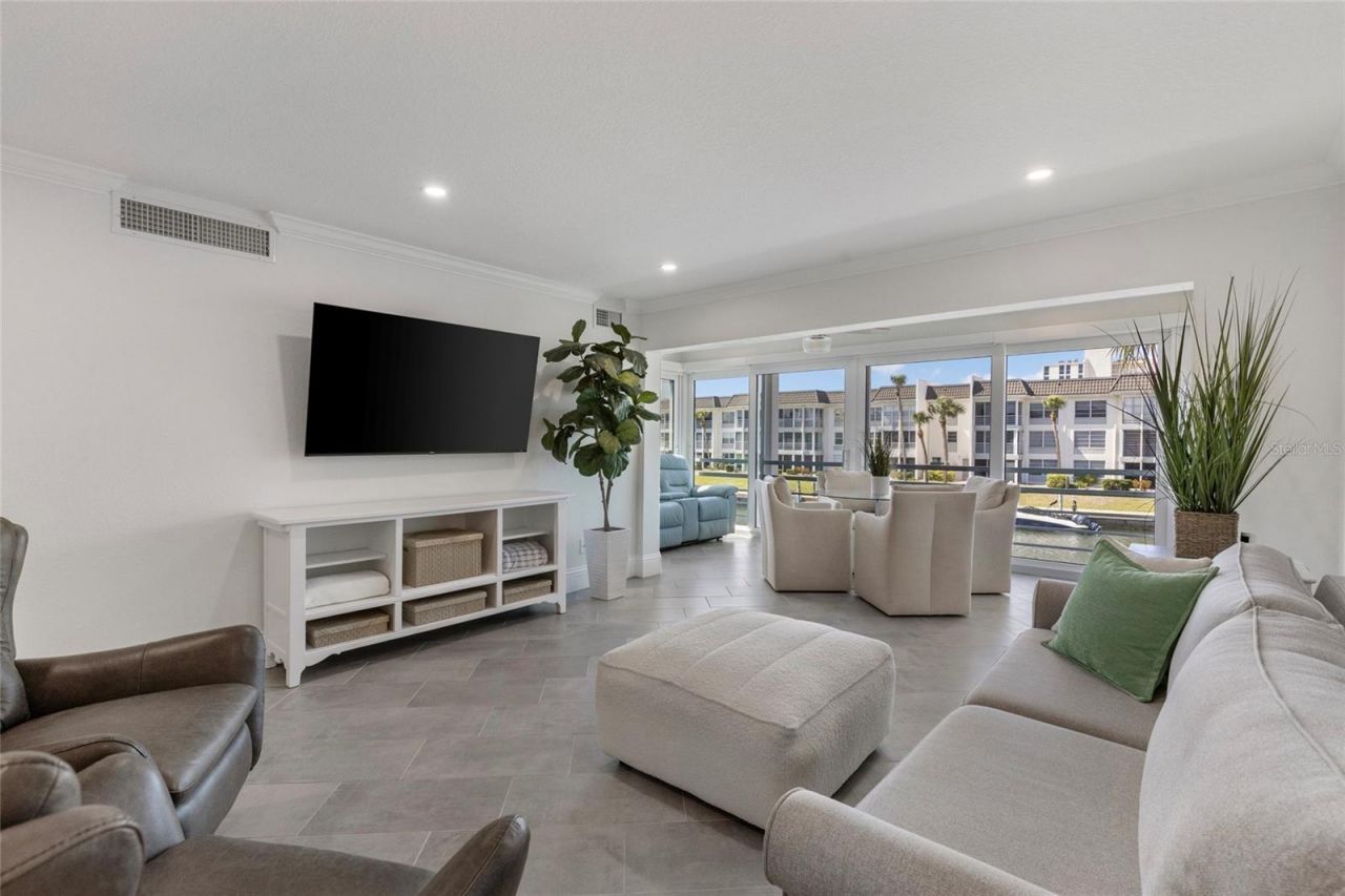 4390 Exeter Drive, Unit 206, Longboat Key, FL 34228 Photo