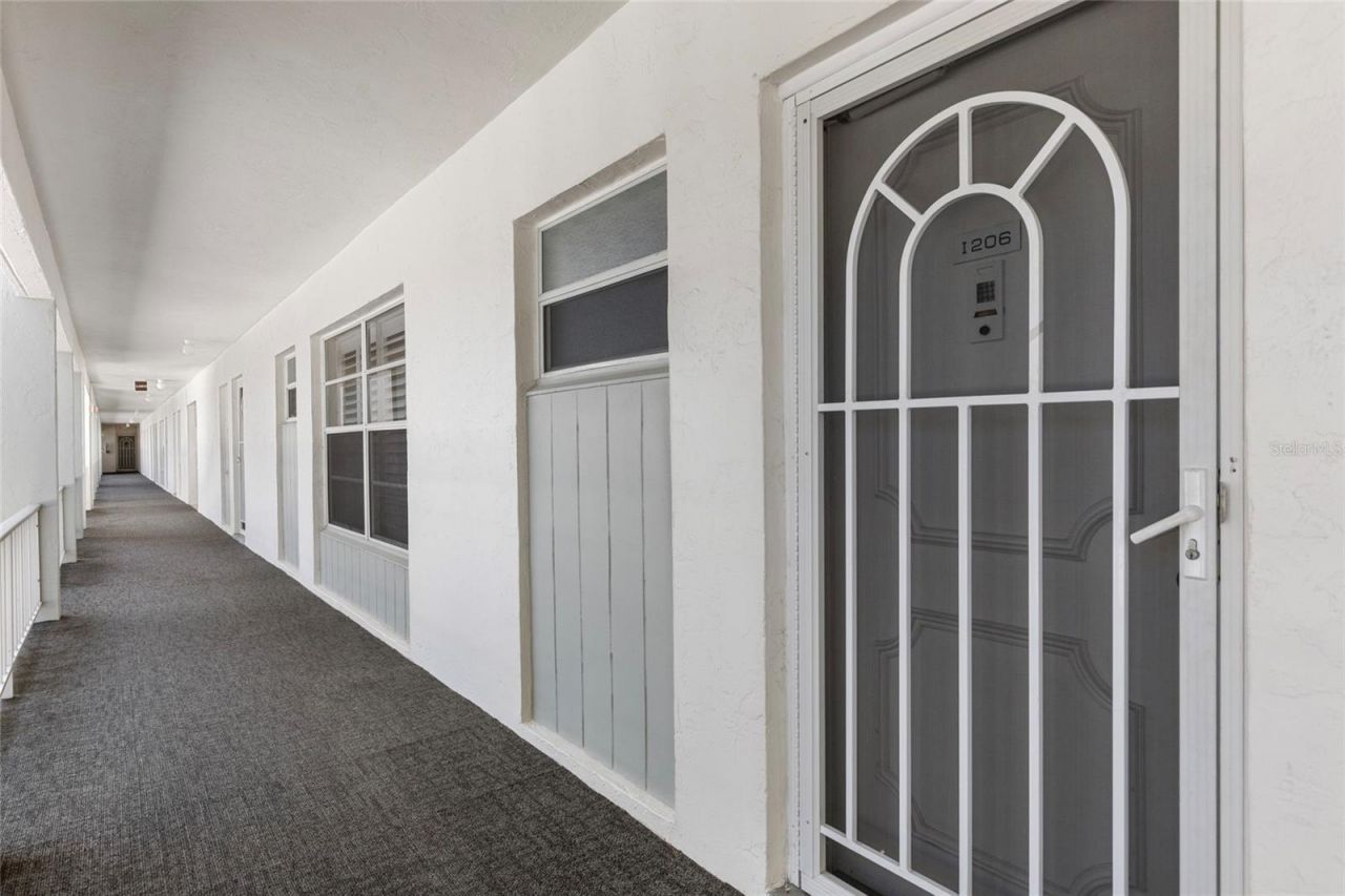 4390 Exeter Drive, Unit 206, Longboat Key, FL 34228 Photo