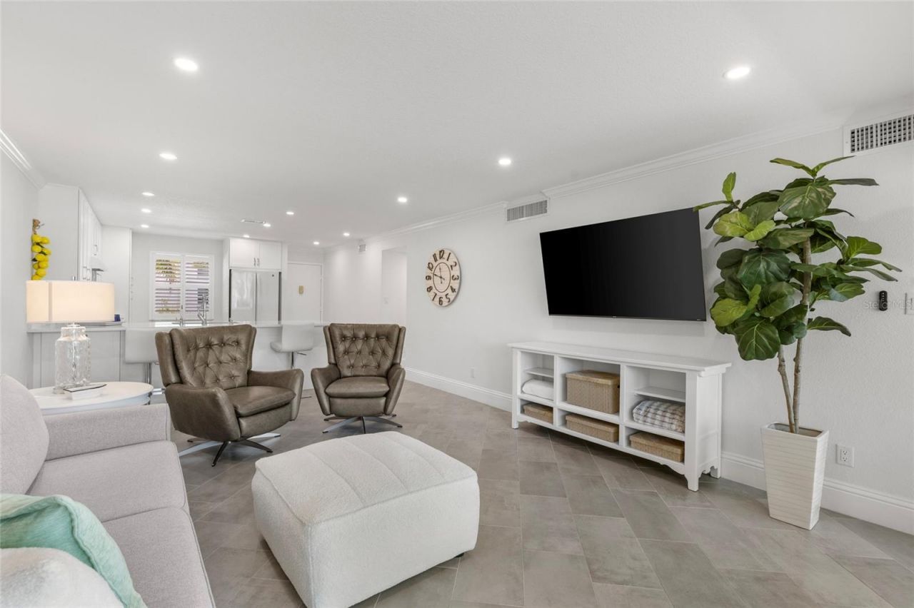 4390 Exeter Drive, Unit 206, Longboat Key, FL 34228 Photo