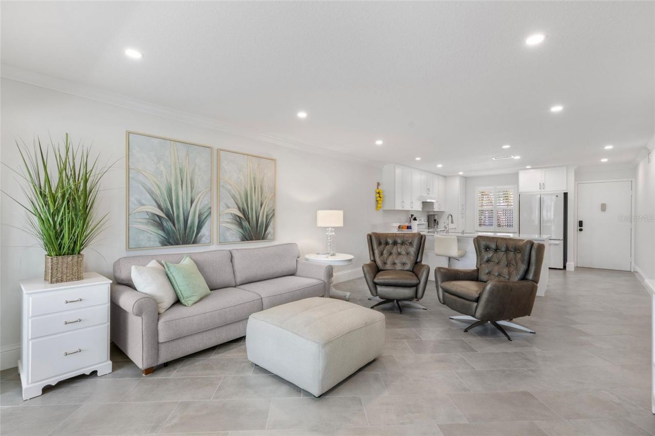 4390 Exeter Drive, Unit 206, Longboat Key, FL 34228 Photo