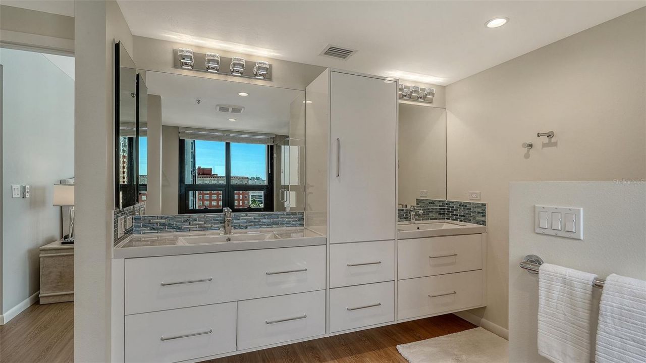 1255 N Gulfstream Avenue, Unit 1101, Sarasota, FL 34236 Photo