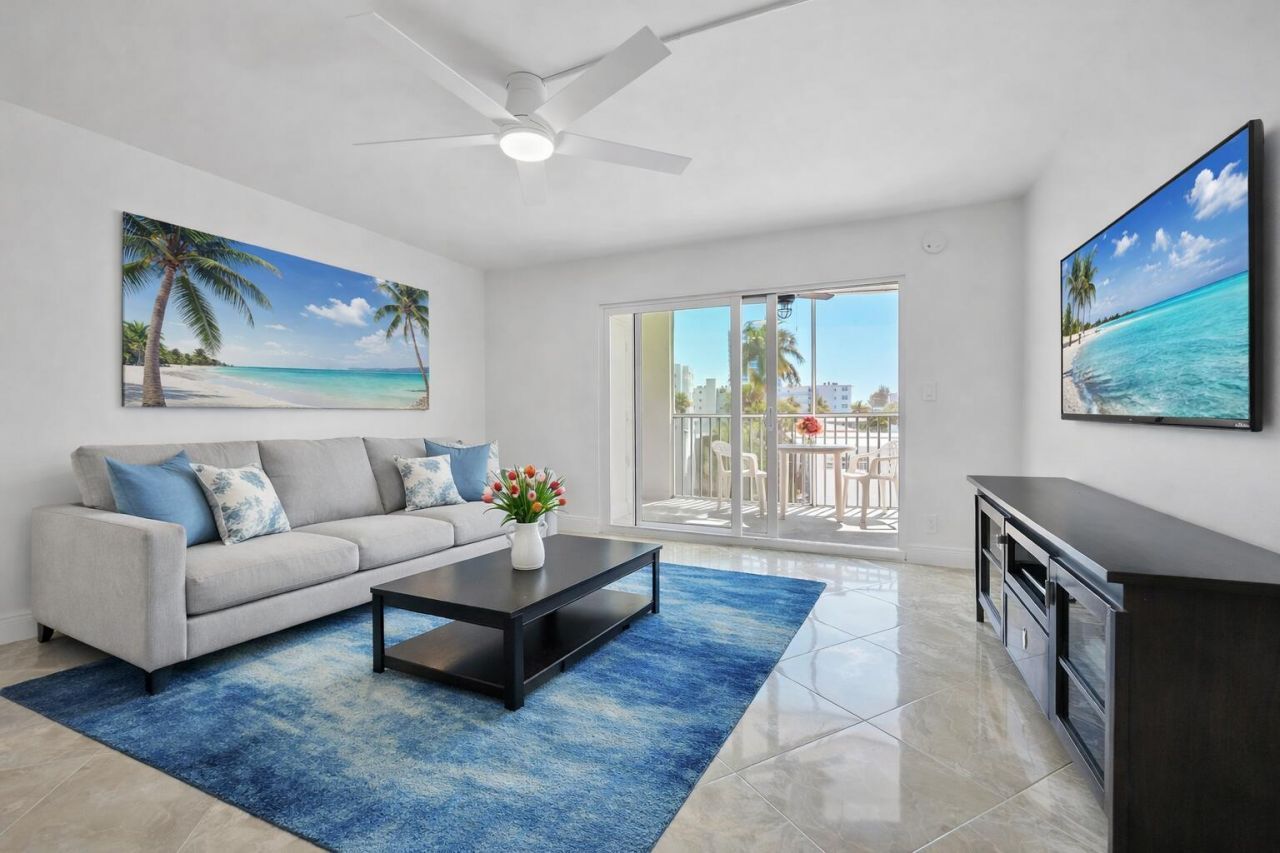 720 Bayshore Drive, Unit 304, Fort Lauderdale, FL 33304 Main Photo