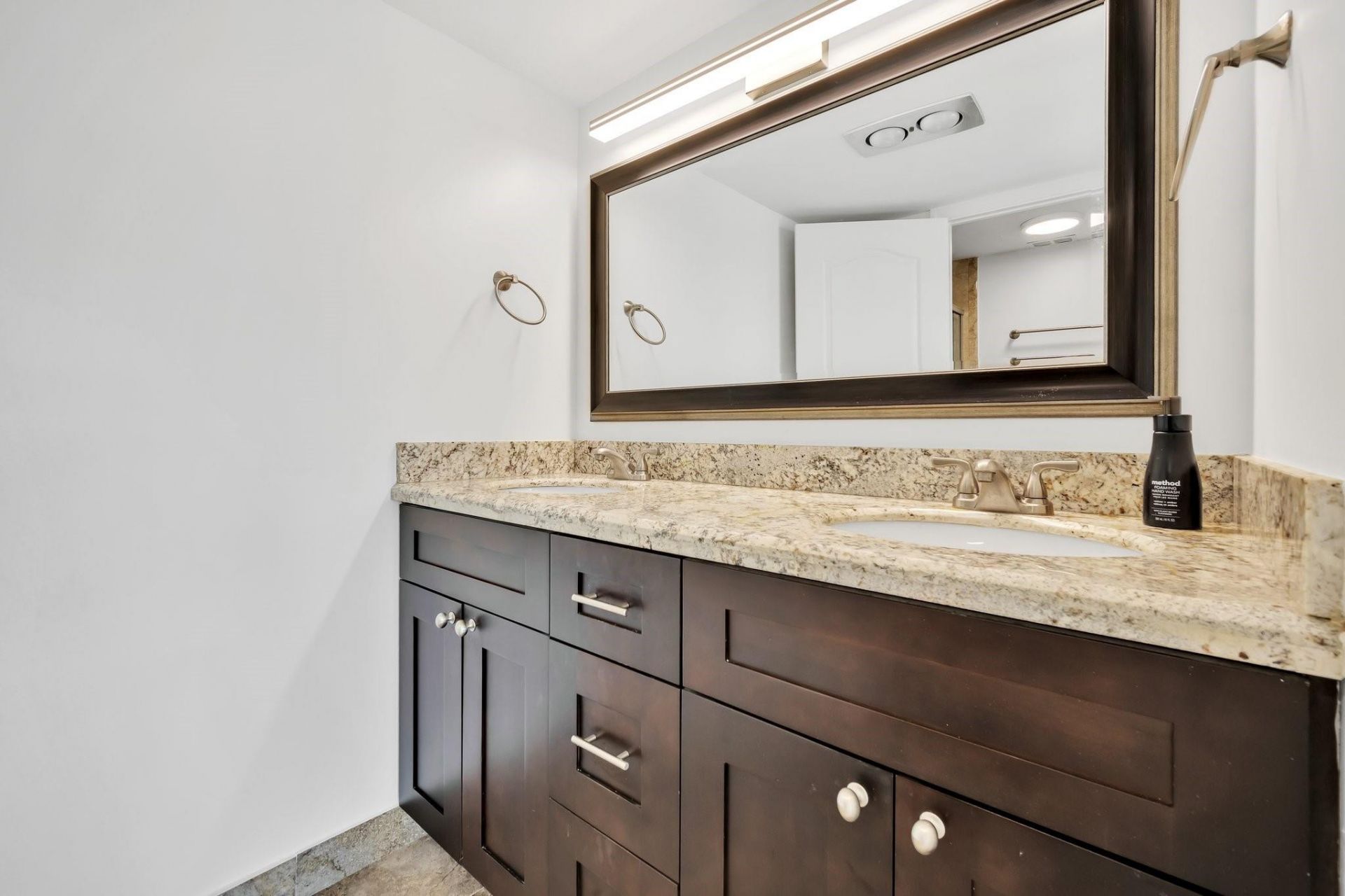 720 Bayshore Drive, Unit 304, Fort Lauderdale, FL 33304 Photo