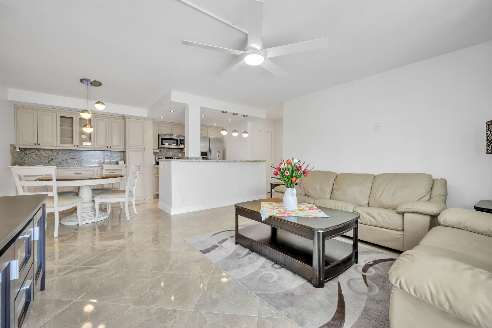 720 Bayshore Drive, Unit 304, Fort Lauderdale, FL 33304 Photo