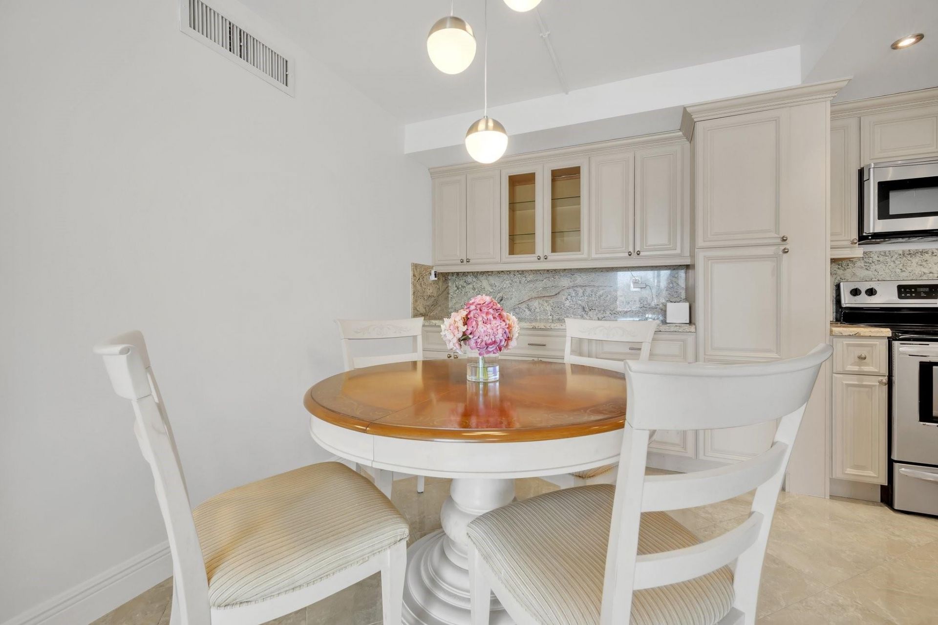 720 Bayshore Drive, Unit 304, Fort Lauderdale, FL 33304 Photo