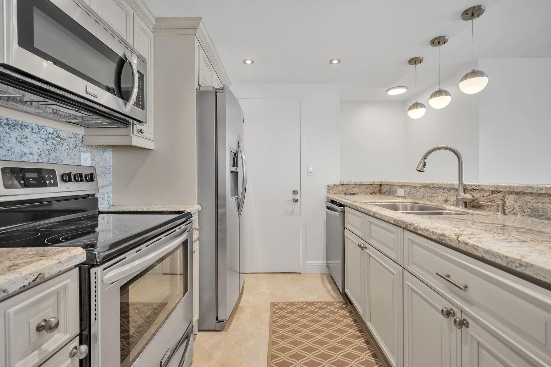 720 Bayshore Drive, Unit 304, Fort Lauderdale, FL 33304 Photo