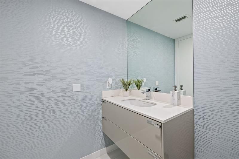 435 Bayshore Drive, Unit 302, Fort Lauderdale, FL 33304 Photo