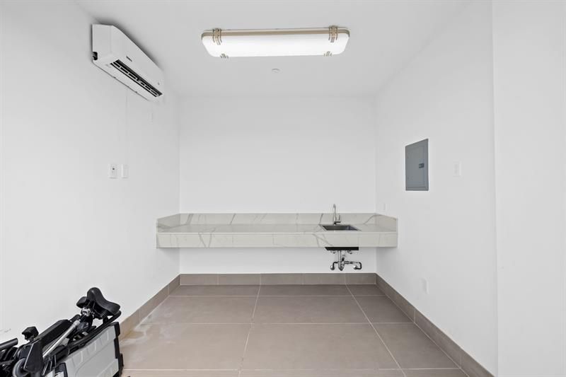 435 Bayshore Drive, Unit 302, Fort Lauderdale, FL 33304 Photo