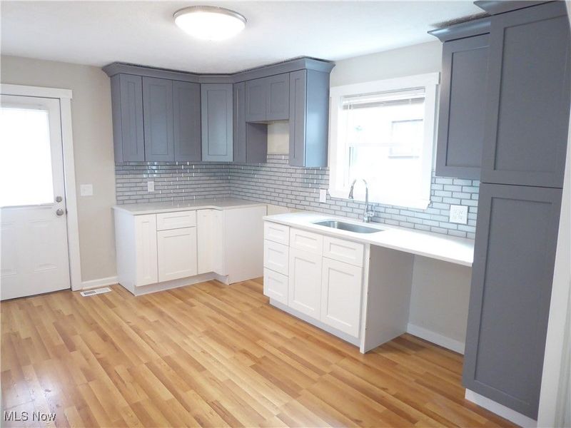 3923 Pensacola, Cleveland, OH 44109 Photo 17