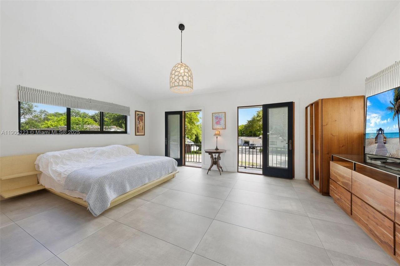 9200 NE 12th Ave, Miami Shores, FL 33138 Photo