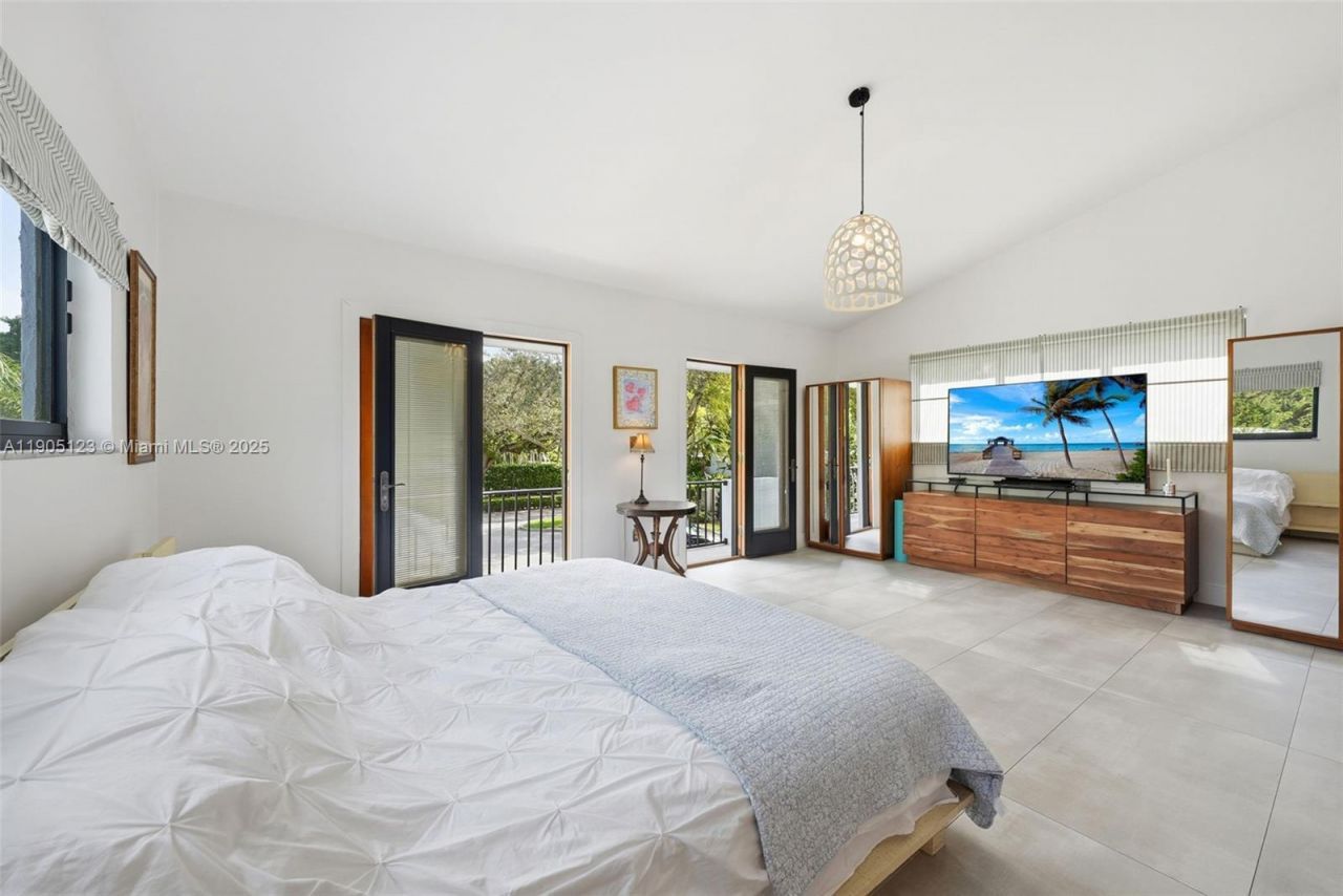 9200 NE 12th Ave, Miami Shores, FL 33138 Photo