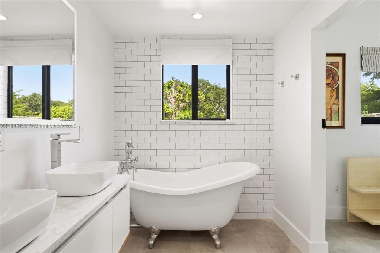 9200 NE 12th Ave, Miami Shores, FL 33138 Photo