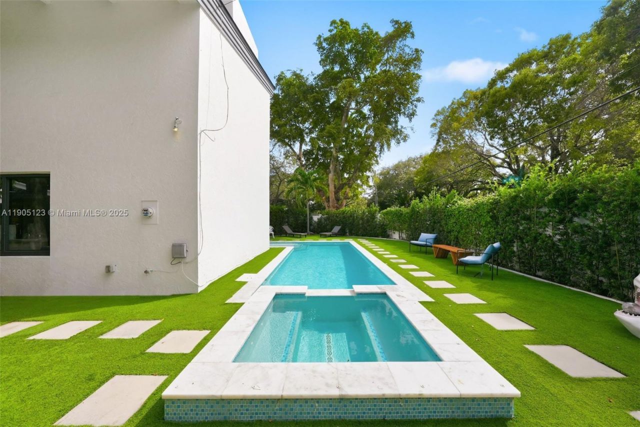 9200 NE 12th Ave, Miami Shores, FL 33138 Photo