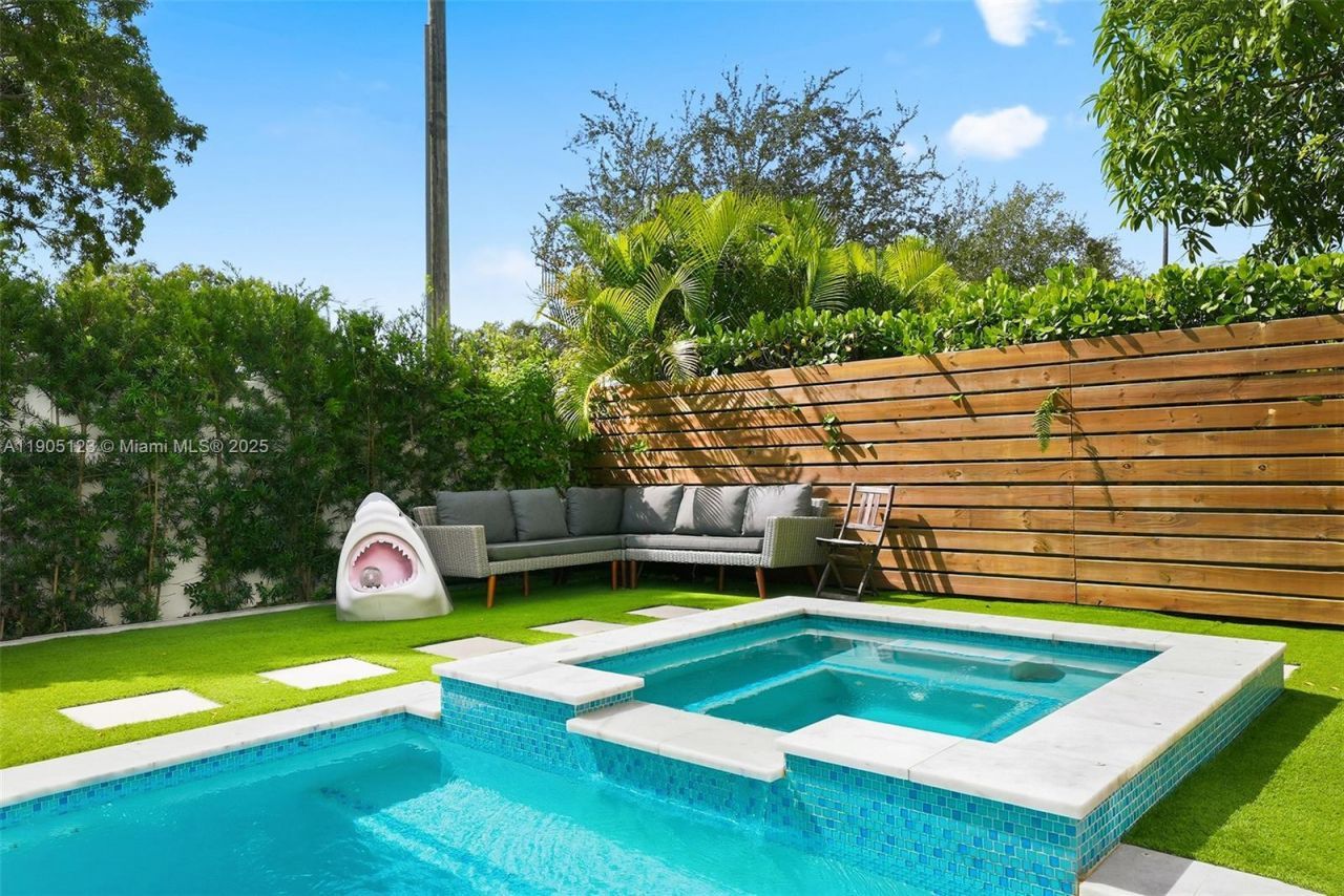 9200 NE 12th Ave, Miami Shores, FL 33138 Photo