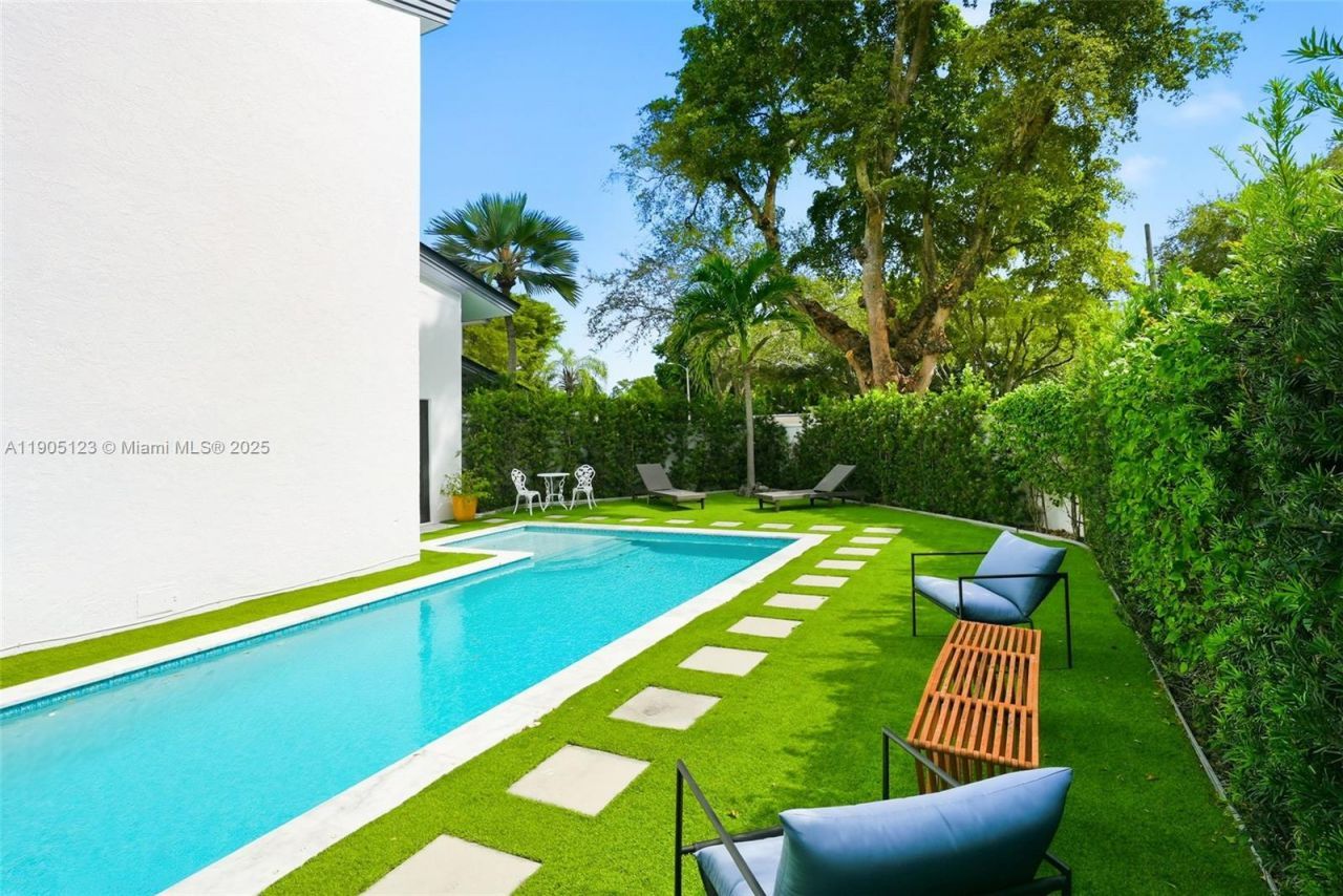 9200 NE 12th Ave, Miami Shores, FL 33138 Photo