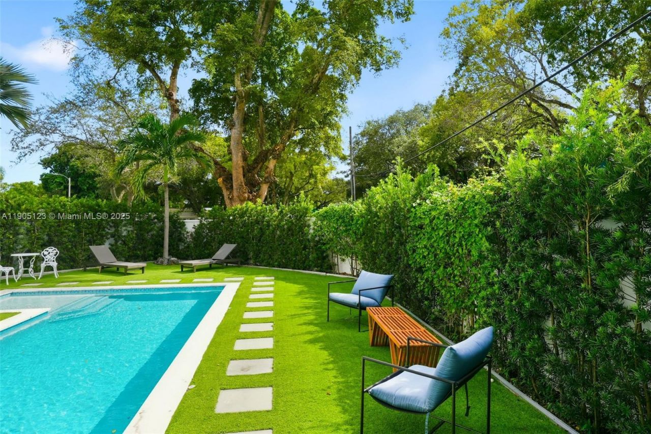 9200 NE 12th Ave, Miami Shores, FL 33138 Photo