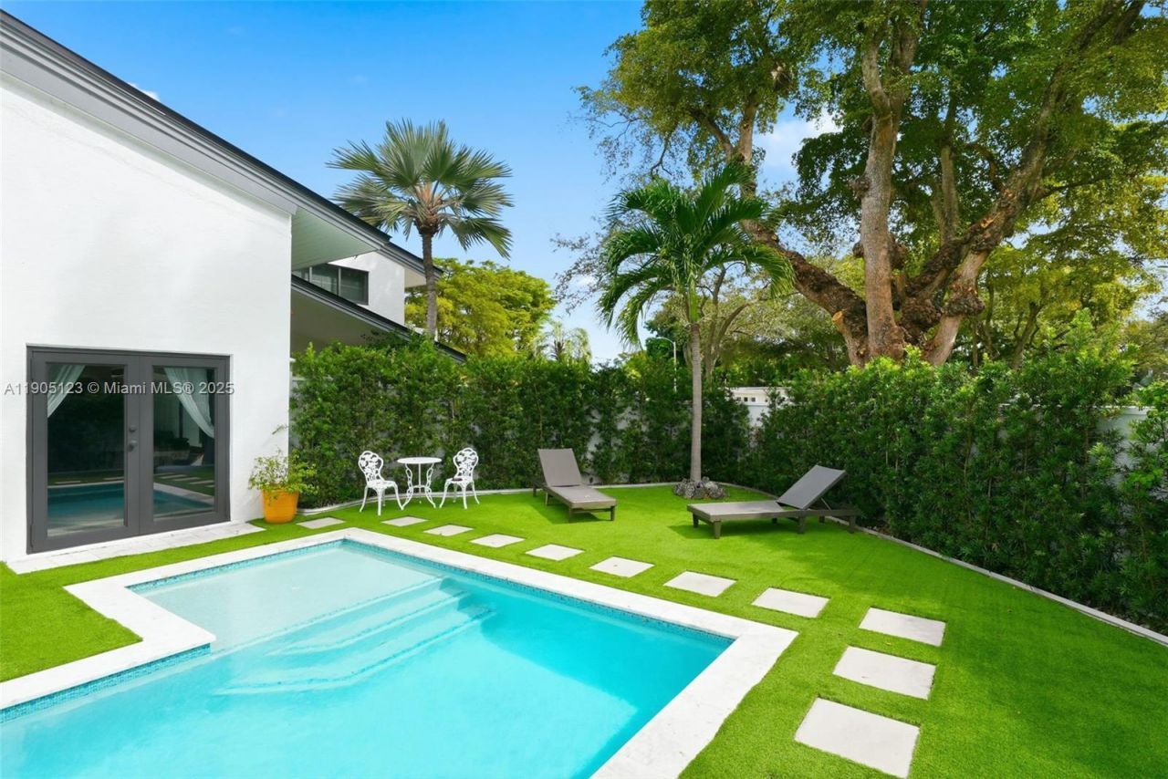 9200 NE 12th Ave, Miami Shores, FL 33138 Photo