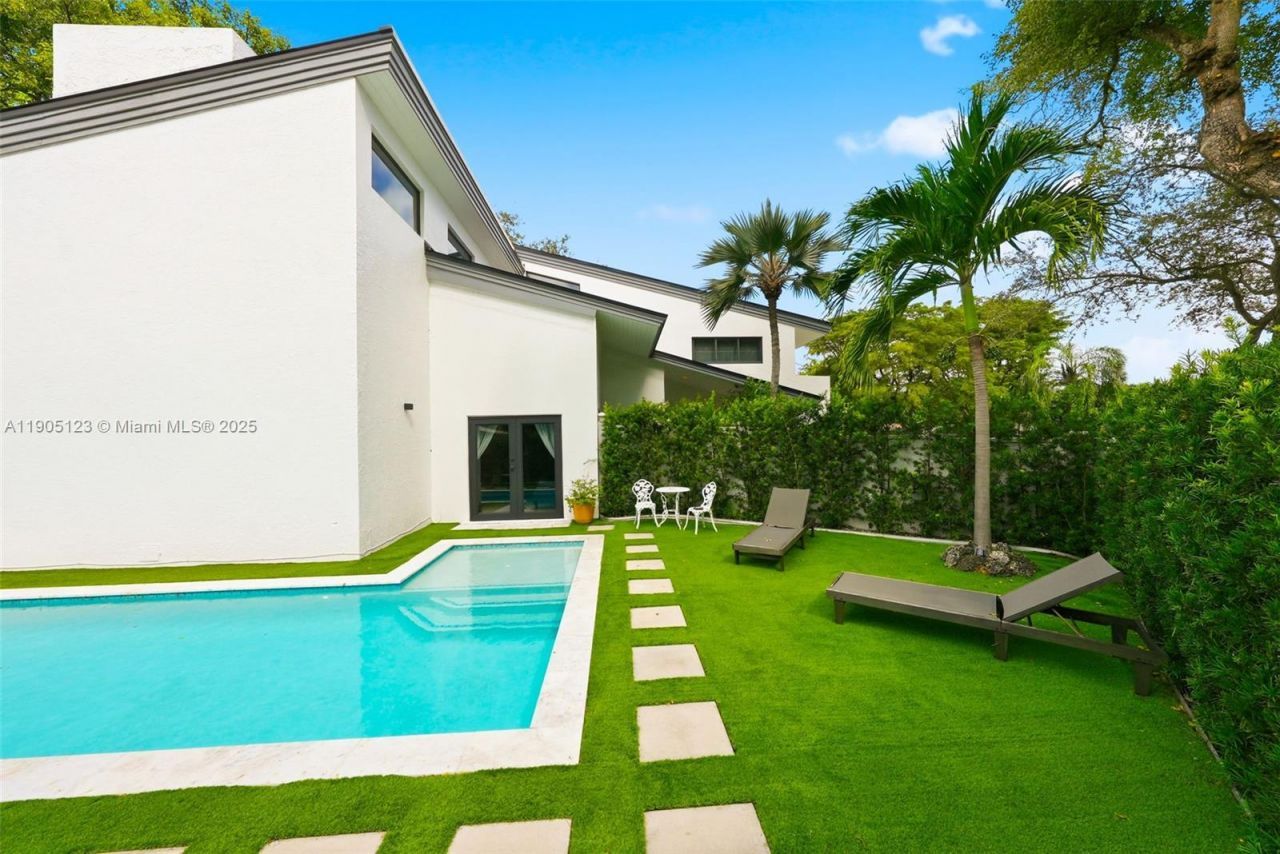 9200 NE 12th Ave, Miami Shores, FL 33138 Photo