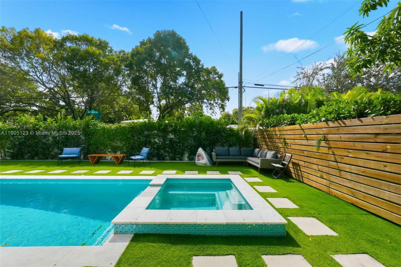 9200 NE 12th Ave, Miami Shores, FL 33138 Photo