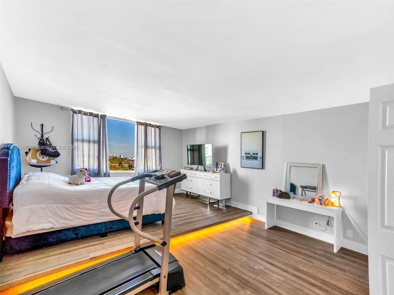 3800 Hillcrest Dr, Unit 907, Hollywood, FL 33021 Photo