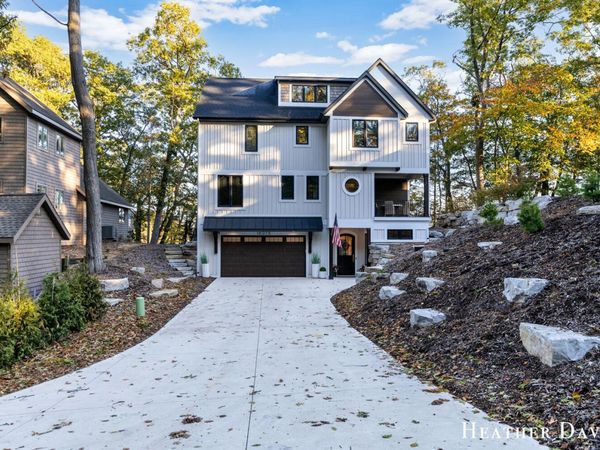 16976 Lake Avenue, West Olive, MI 49460