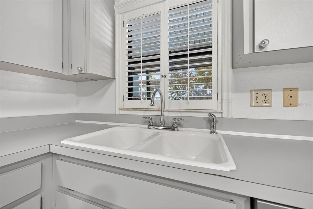 7016 2nd Street N, Saint Petersburg, FL 33702 Photo