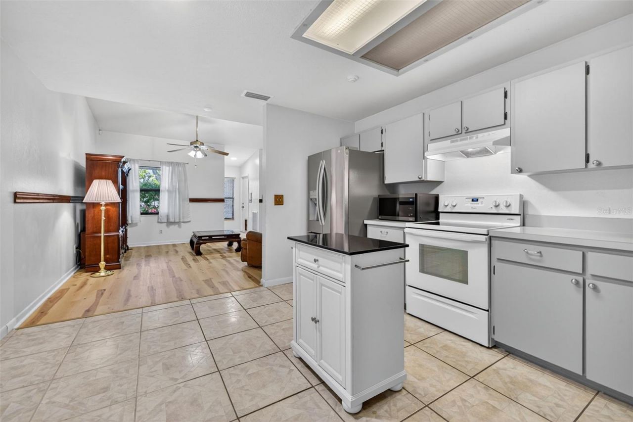 7016 2nd Street N, Saint Petersburg, FL 33702 Photo