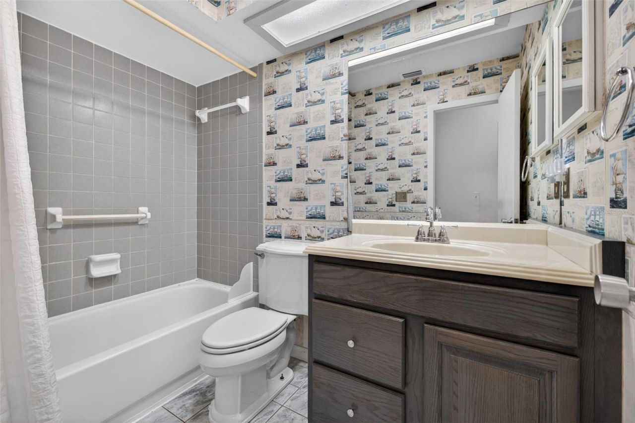 7016 2nd Street N, Saint Petersburg, FL 33702 Photo