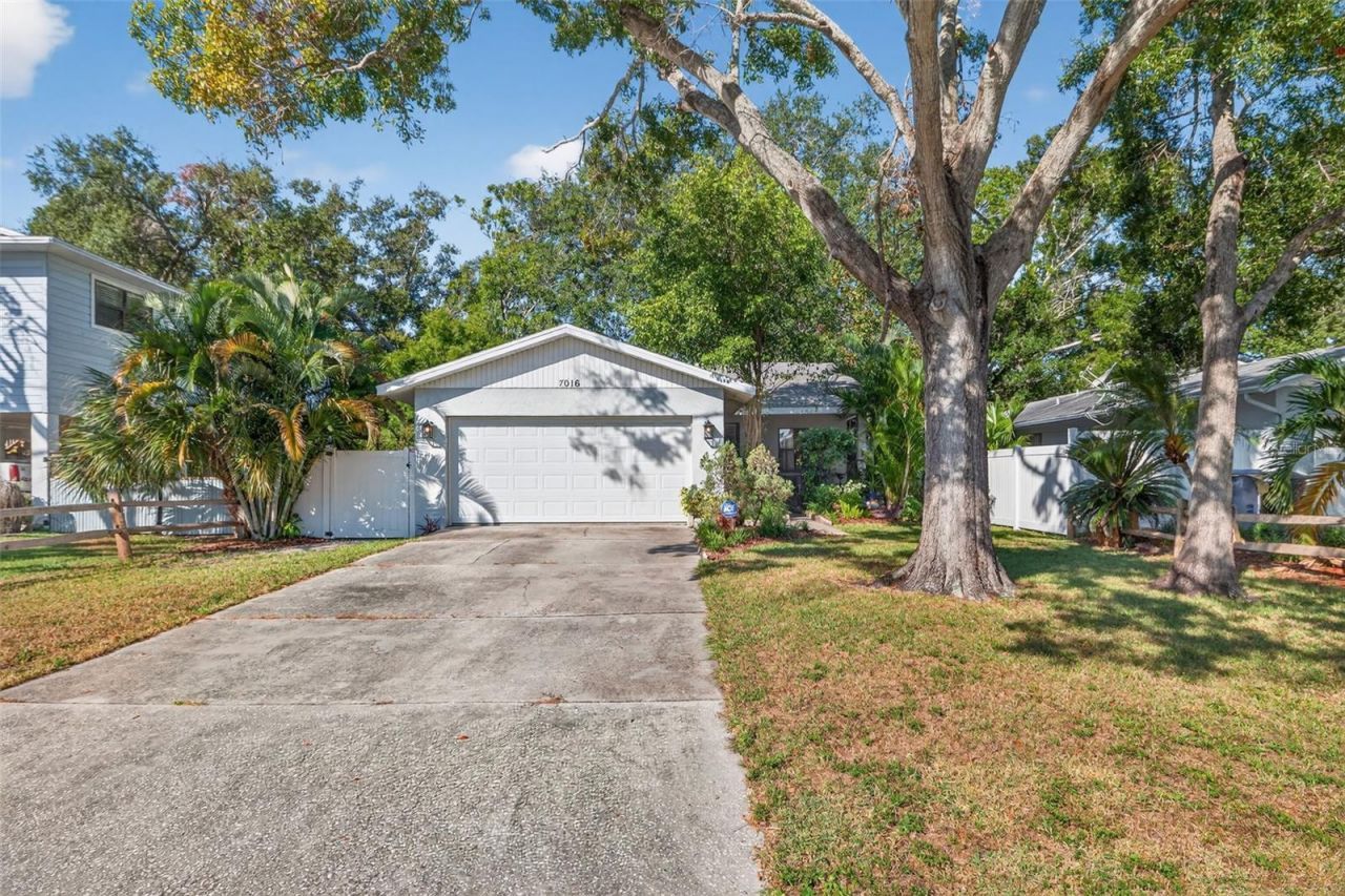 7016 2nd Street N, Saint Petersburg, FL 33702 Photo