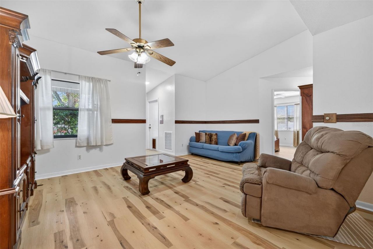 7016 2nd Street N, Saint Petersburg, FL 33702 Photo