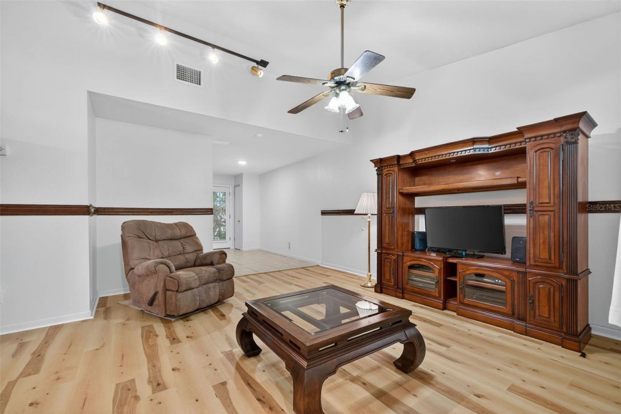 7016 2nd Street N, Saint Petersburg, FL 33702 Photo