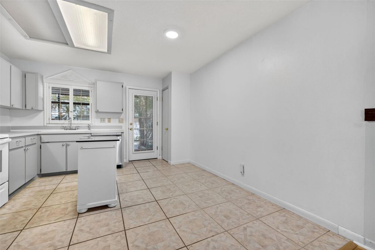 7016 2nd Street N, Saint Petersburg, FL 33702 Photo