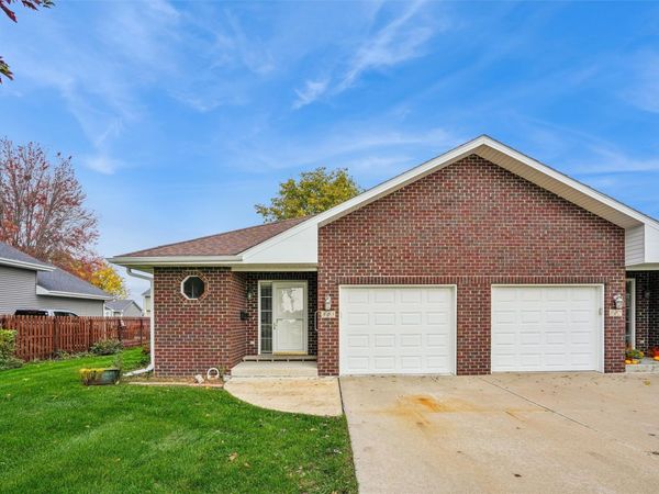 805 NE 4th Street, Earlham, IA 50072