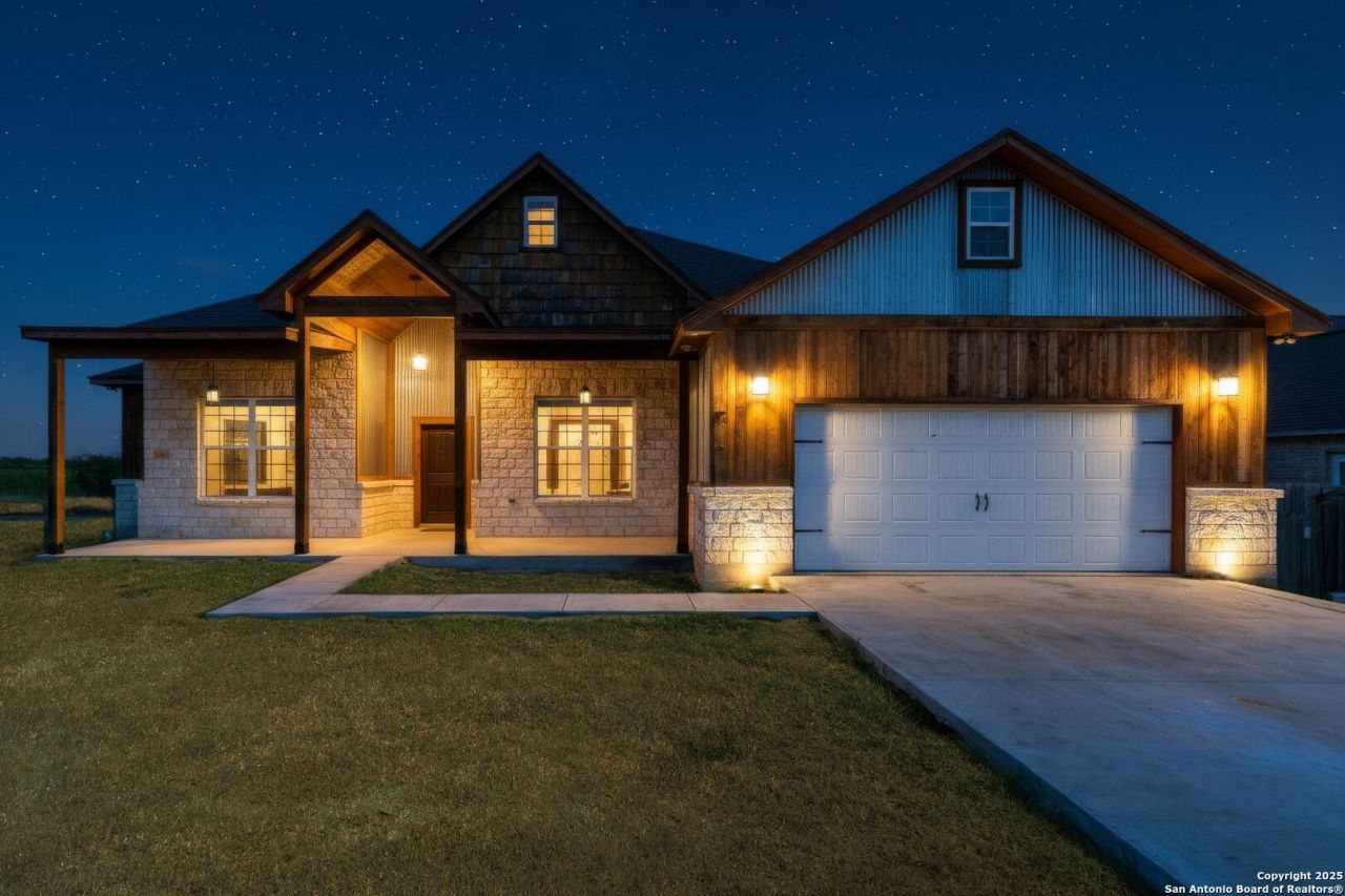 2211 Geneva, Castroville, TX 78009 Main Photo