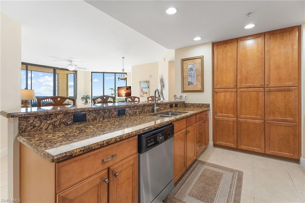 5793 Cape Harbour Dr, Unit 1019, Cape Coral, FL 33914 Photo