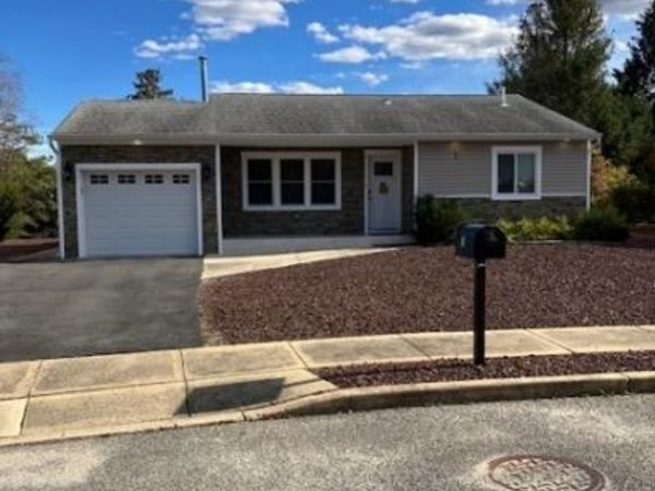 5 Shaw Ct, Berkeley, NJ 08757