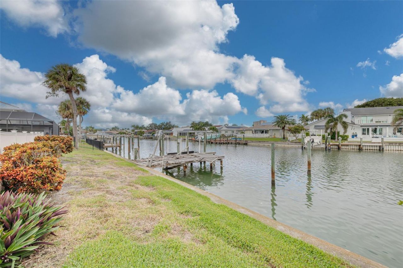 4927 62nd Avenue S, Saint Petersburg, FL 33715 Photo