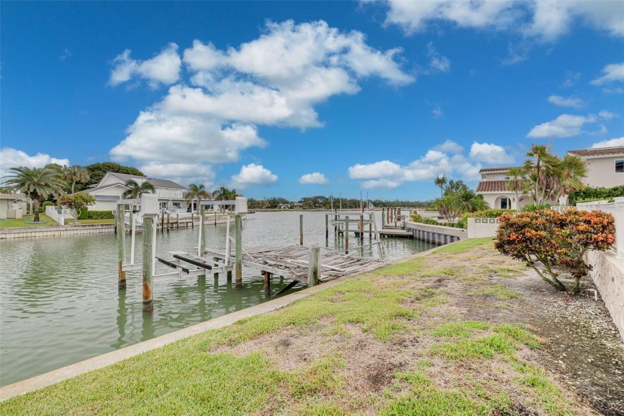 4927 62nd Avenue S, Saint Petersburg, FL 33715 Photo