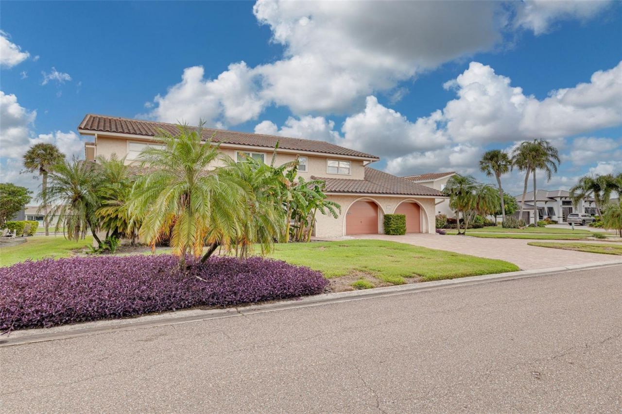 4927 62nd Avenue S, Saint Petersburg, FL 33715 Photo