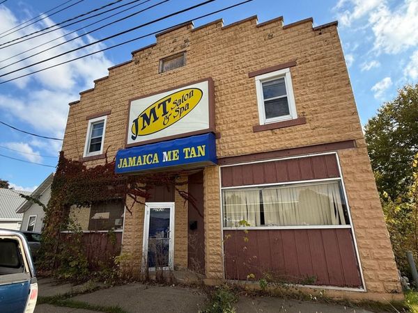 2620 University Avenue, Dubuque, IA 52001