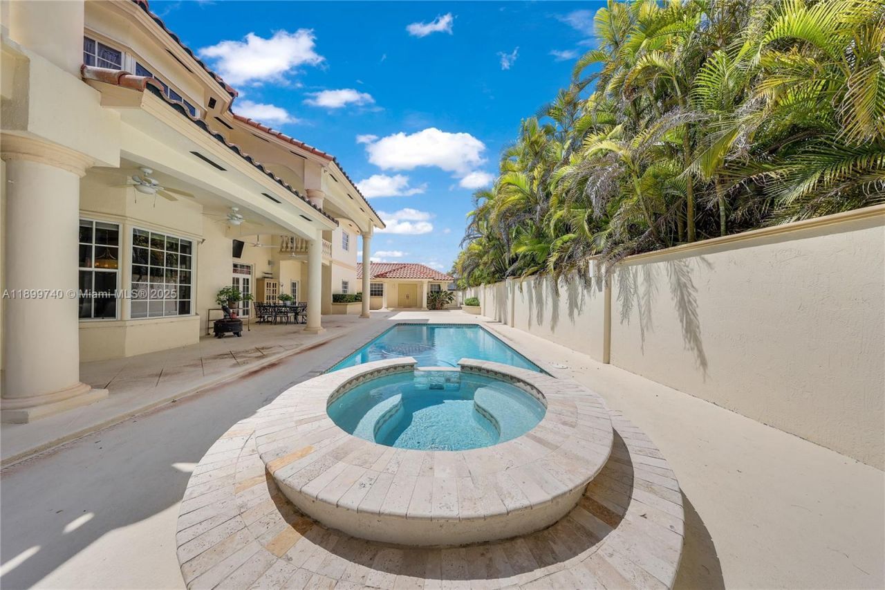 19504 SW 135th Ct, Miami, FL 33177 Photo