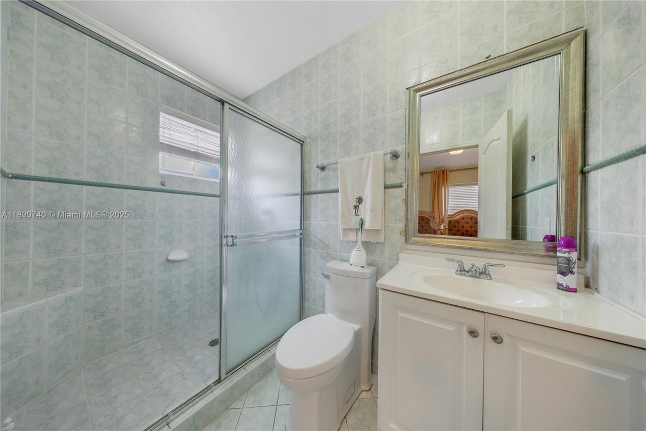 19504 SW 135th Ct, Miami, FL 33177 Photo