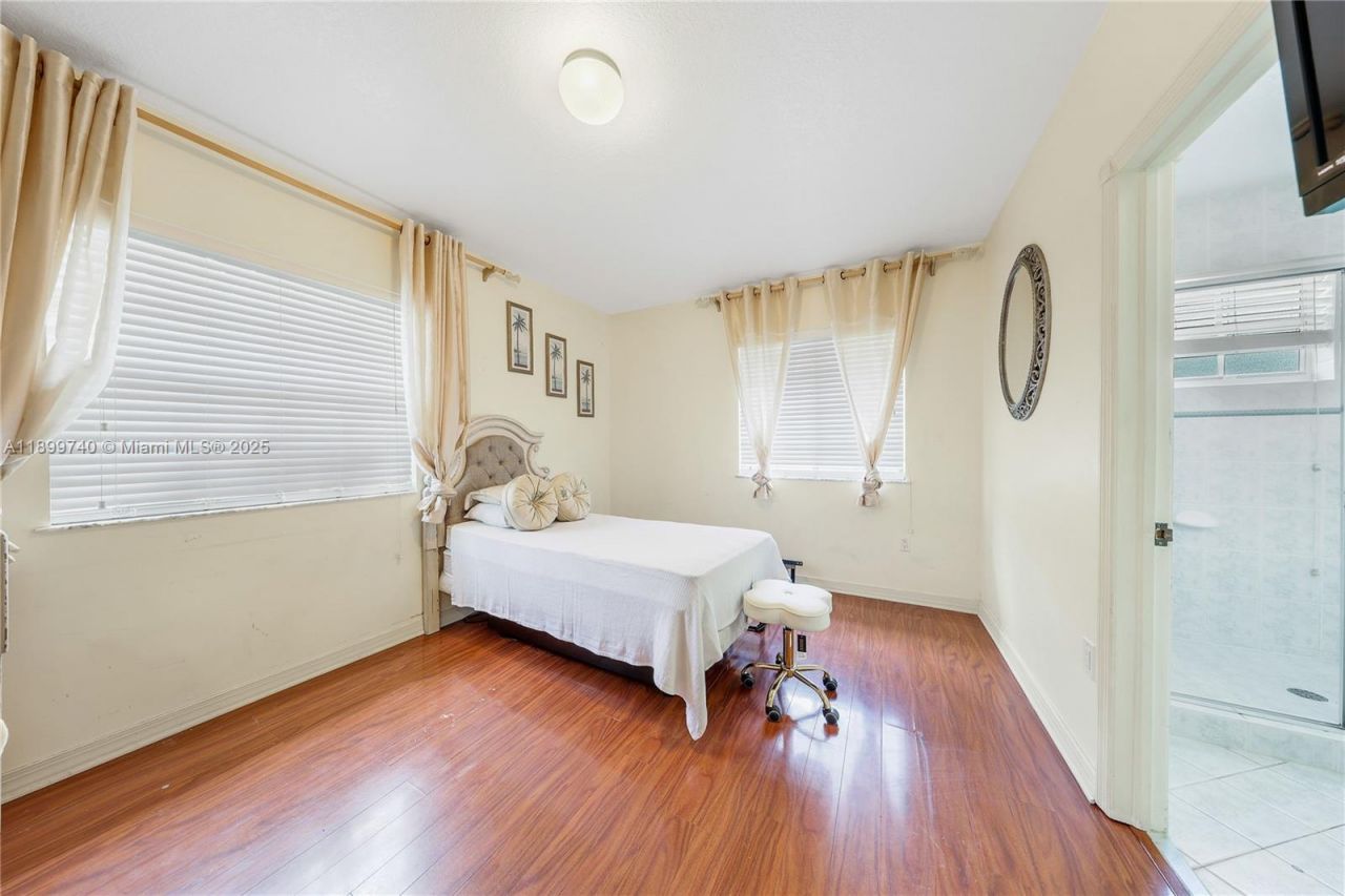 19504 SW 135th Ct, Miami, FL 33177 Photo