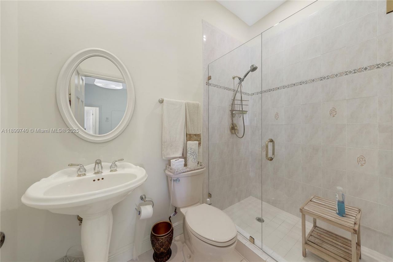 19504 SW 135th Ct, Miami, FL 33177 Photo