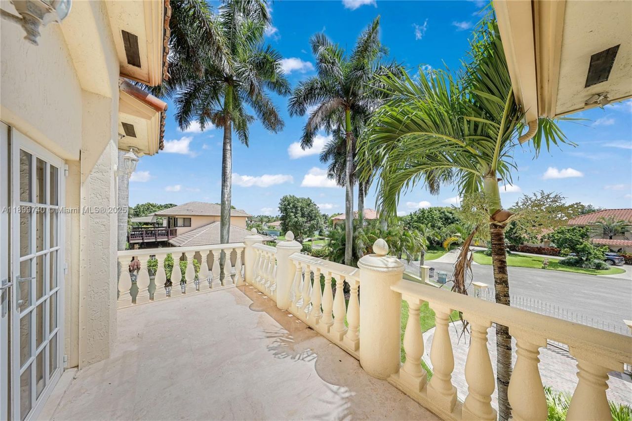 19504 SW 135th Ct, Miami, FL 33177 Photo